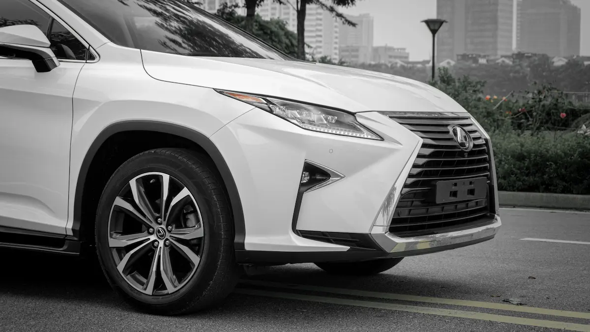 安いレクサスRXの中古車は大丈夫？購入するコツと注意点 | クルタウン 